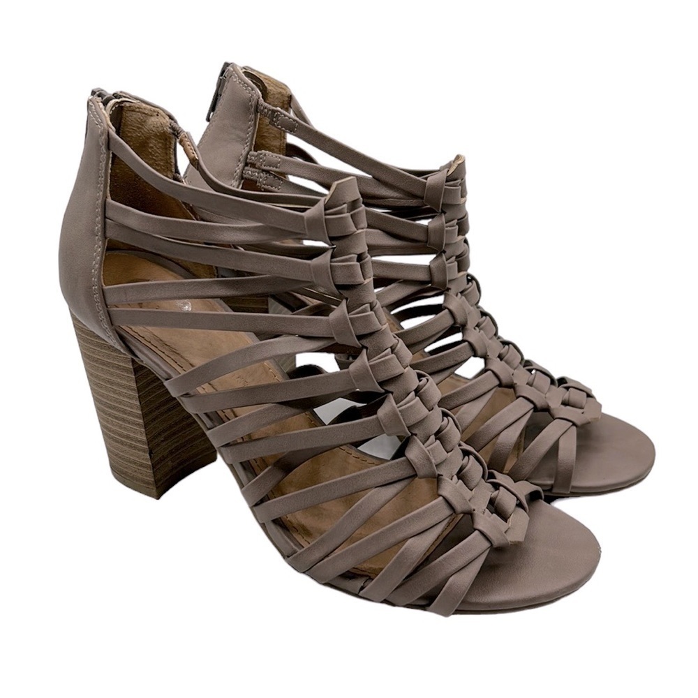 Charming Charlie Tan Strappy Stacked Heel Open Toe Heels Size 7